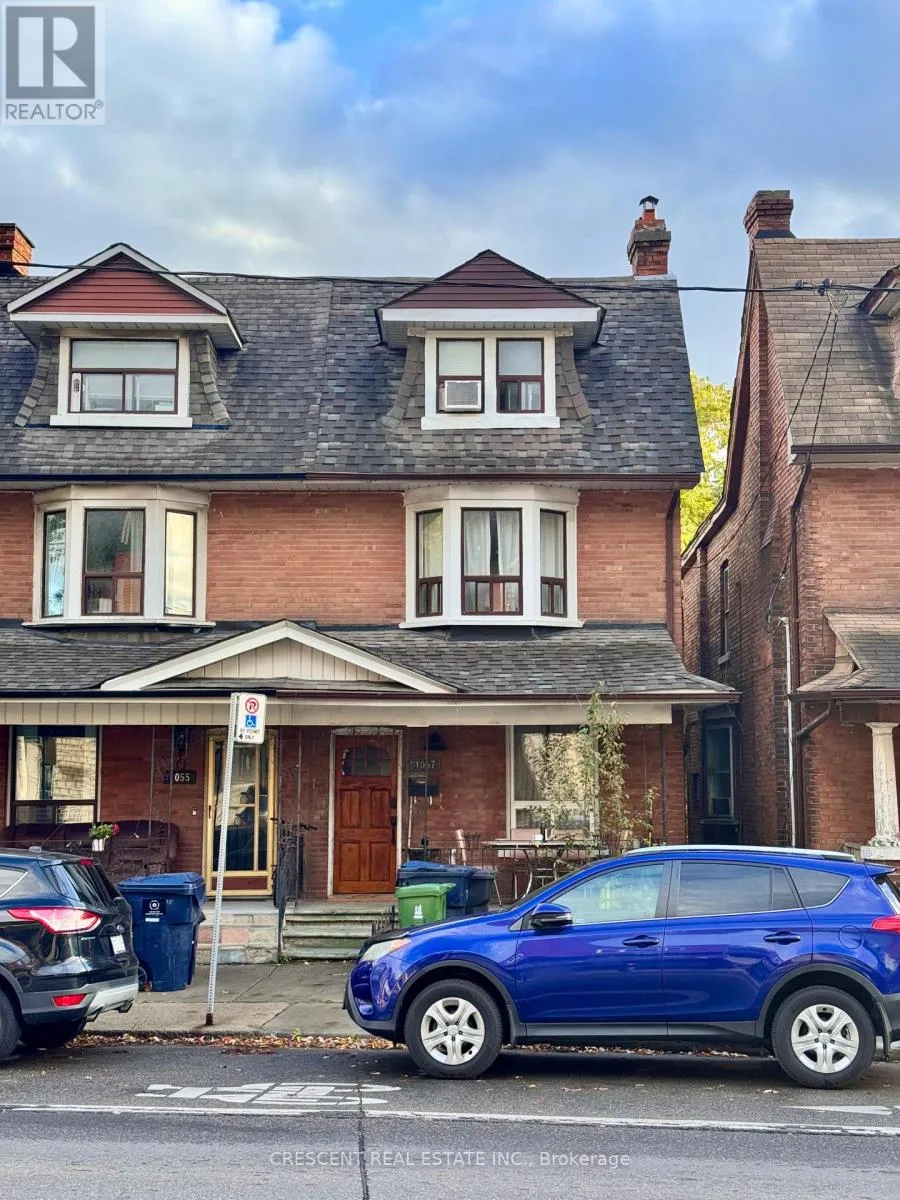 House for rent: Main - 1057 Davenport Road, Toronto, Ontario M6G 2C2