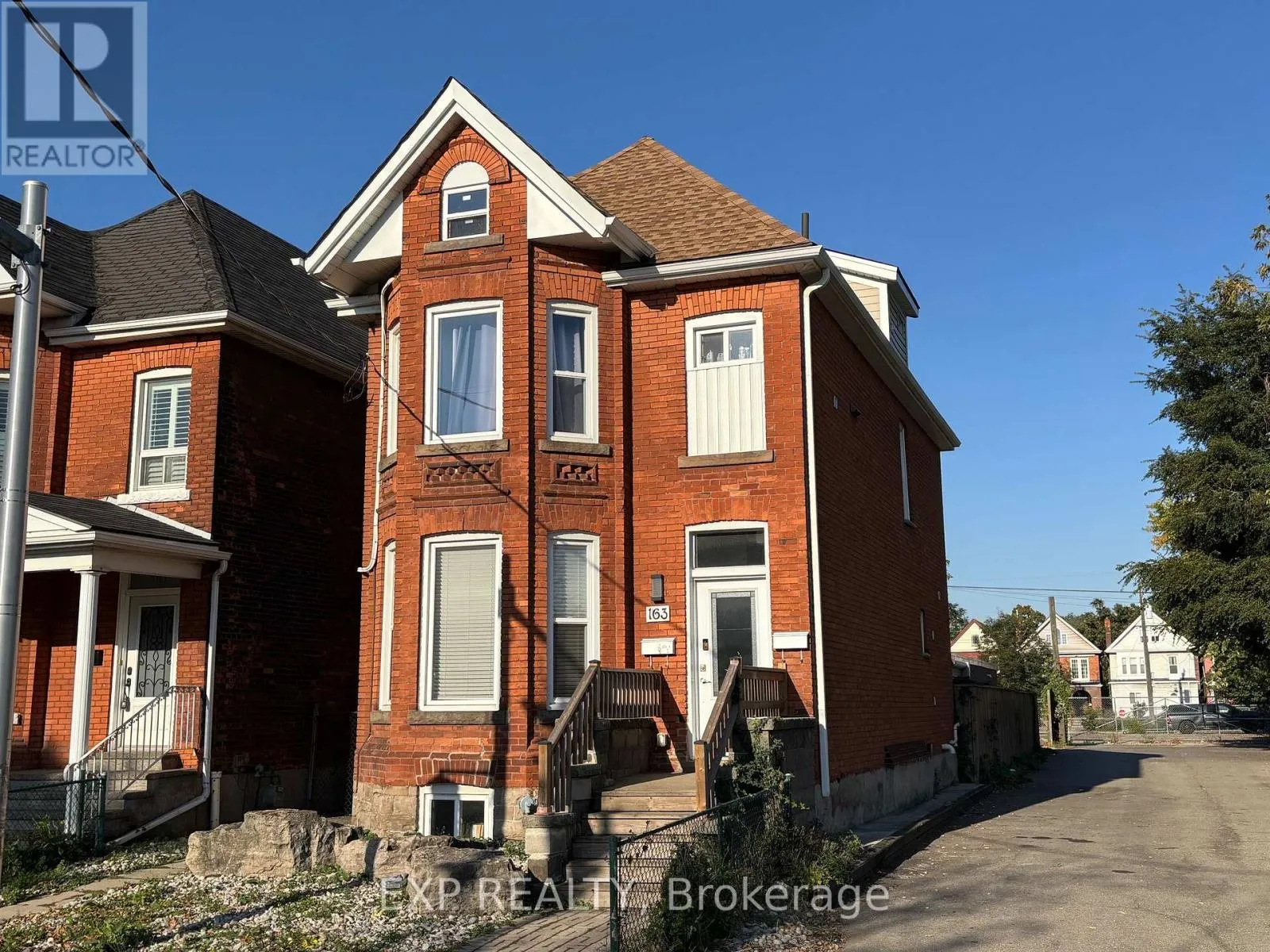 Duplex for rent: Main - 163 Wentworth Street N, Hamilton, Ontario L8L 5V6