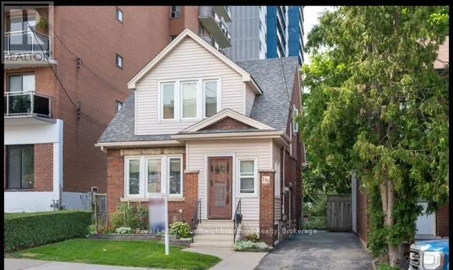 House for rent: Main - 196 Walnut Street S, Hamilton, Ontario L8N 2M1