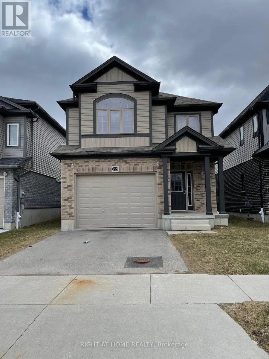 House for rent: Main - 229 Tall Crass Crescent, Kitchener, Ontario N2P 0G8