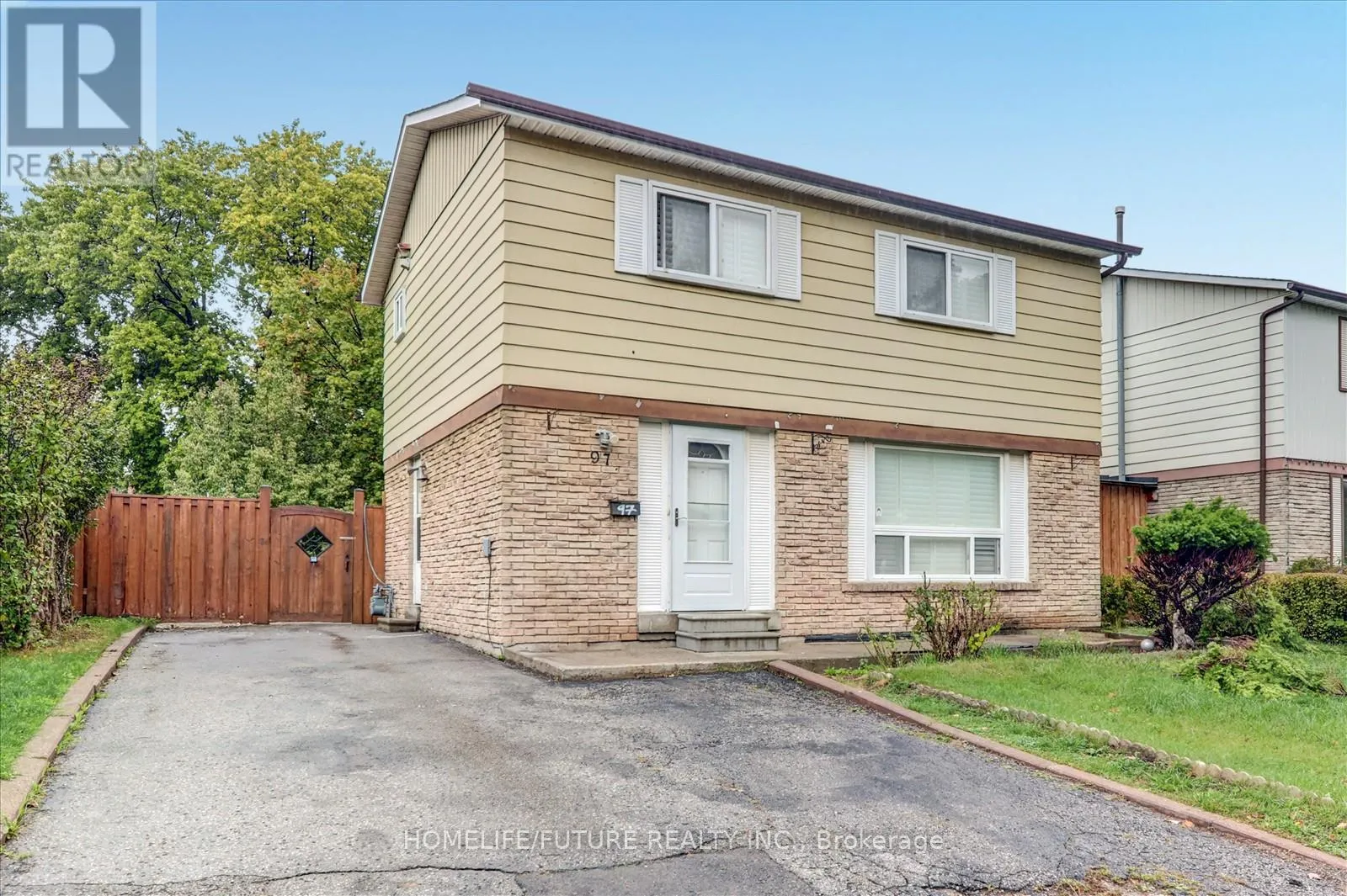 House for rent: Main & 2nd - 97 Dunsfold Drive, Toronto, Ontario M1B 1T5