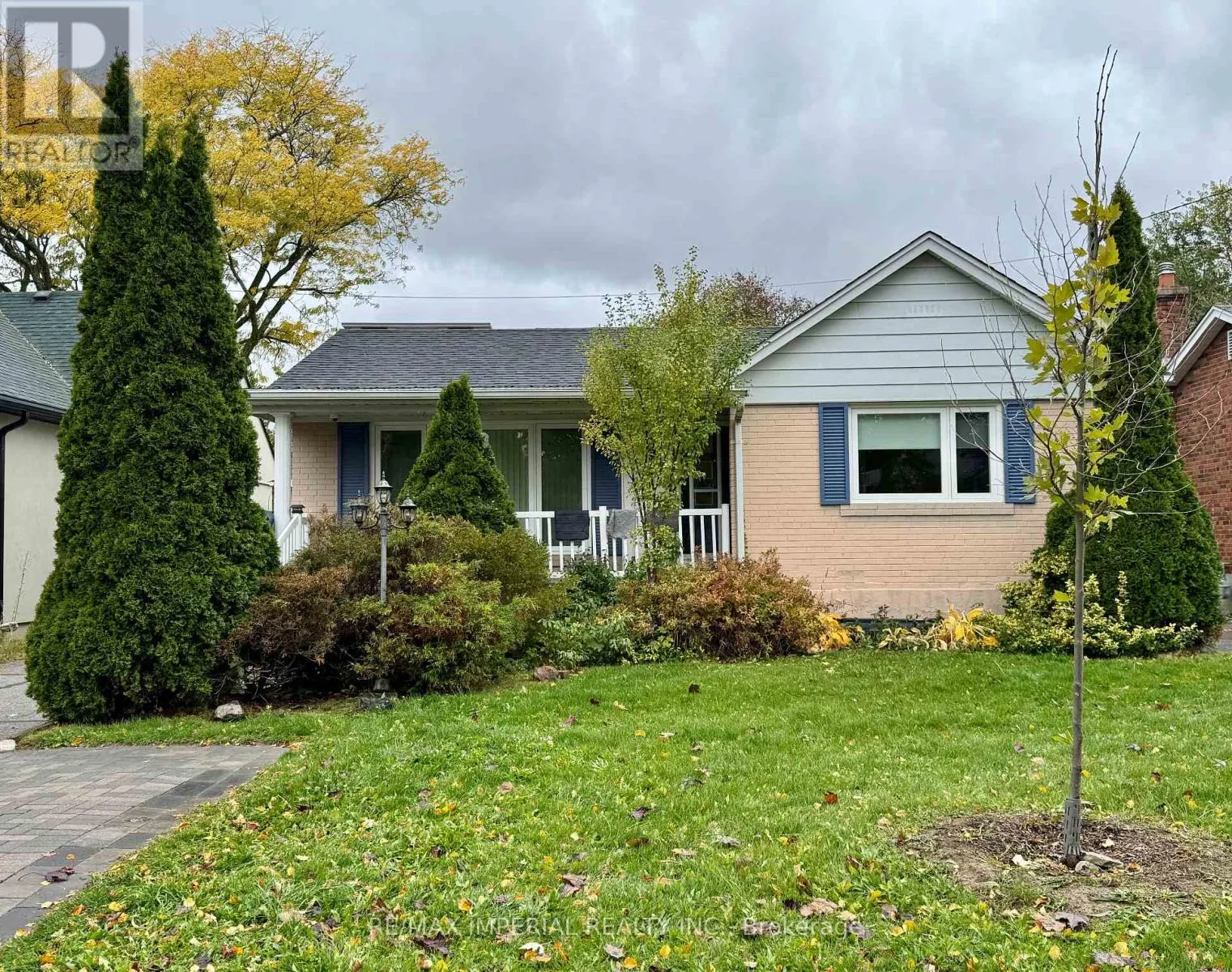 House for rent: Main - 30 Ivordale Crescent, Toronto, Ontario M1R 2W6