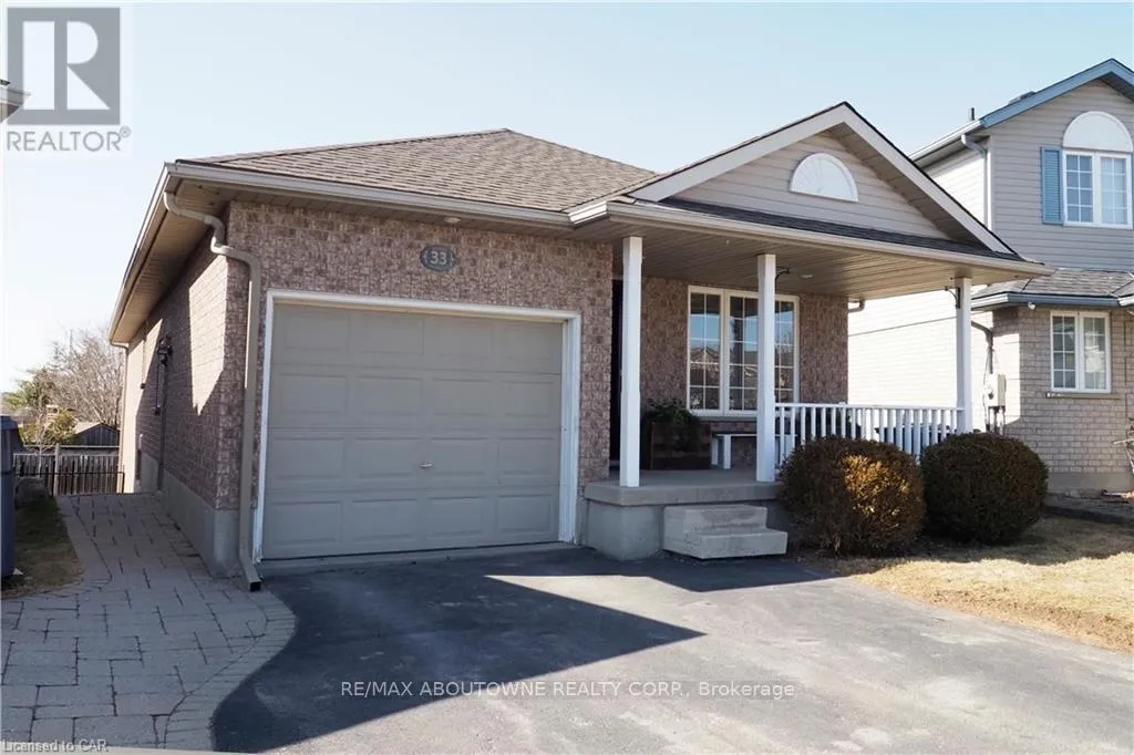 House for rent: Main - 33 Boulder Crescent, Guelph, Ontario N1G 5A2