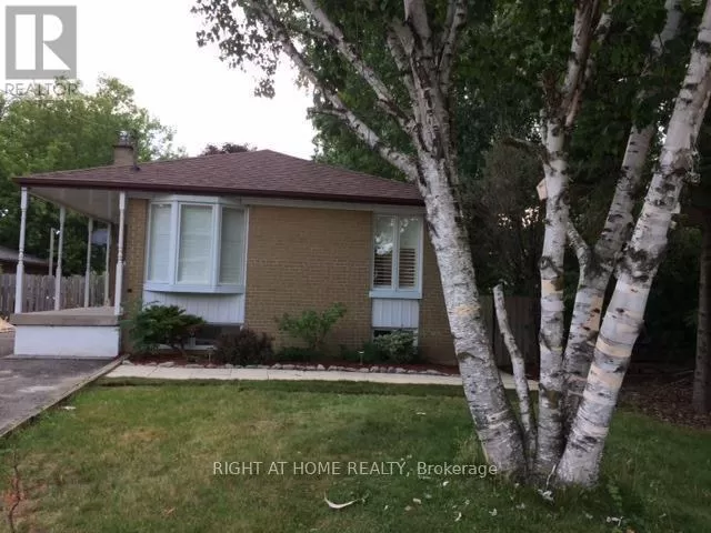 House for rent: Main - 38 Stoddart Drive, Aurora, Ontario L4G 2G3