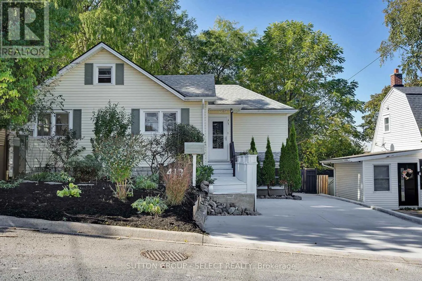 House for rent: Main - 413 Old Wonderland Road, London South, Ontario N6K 3R1