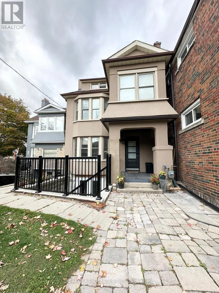 Triplex for rent: Main - 46 Bartonville Avenue W, Toronto, Ontario M6M 2B5