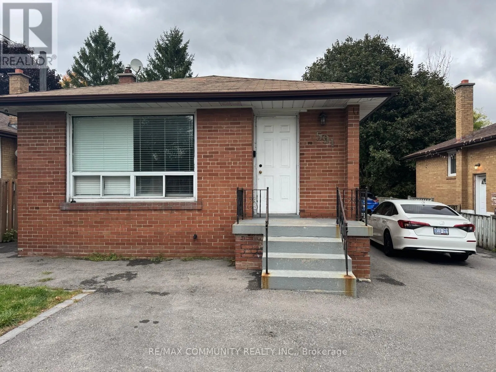 House for rent: Main - 591 Harmony Road S, Oshawa, Ontario L1H 6V4