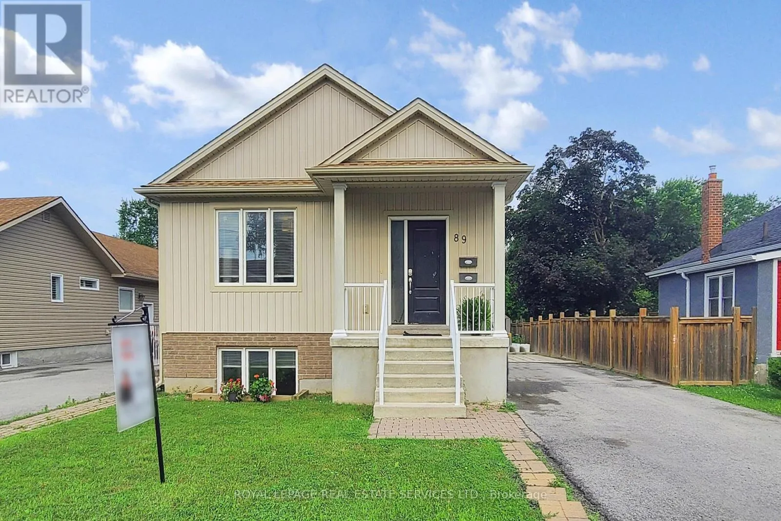 Duplex for rent: Main - 89 Louth Street, St. Catharines, Ontario L2S 2T7