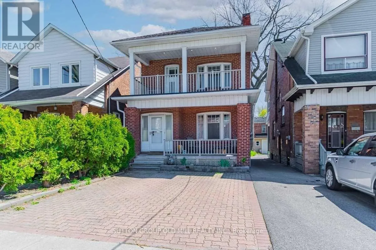 Duplex for rent: Main - 9 Graham Gardens, Toronto, Ontario M6C 1G6