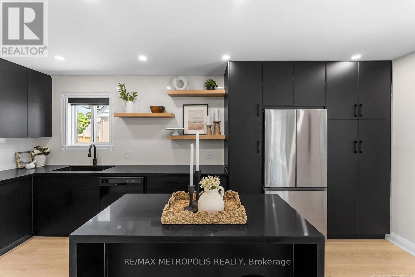 House for rent: Main - 96 Allenby Avenue, Toronto, Ontario M9W 1S9