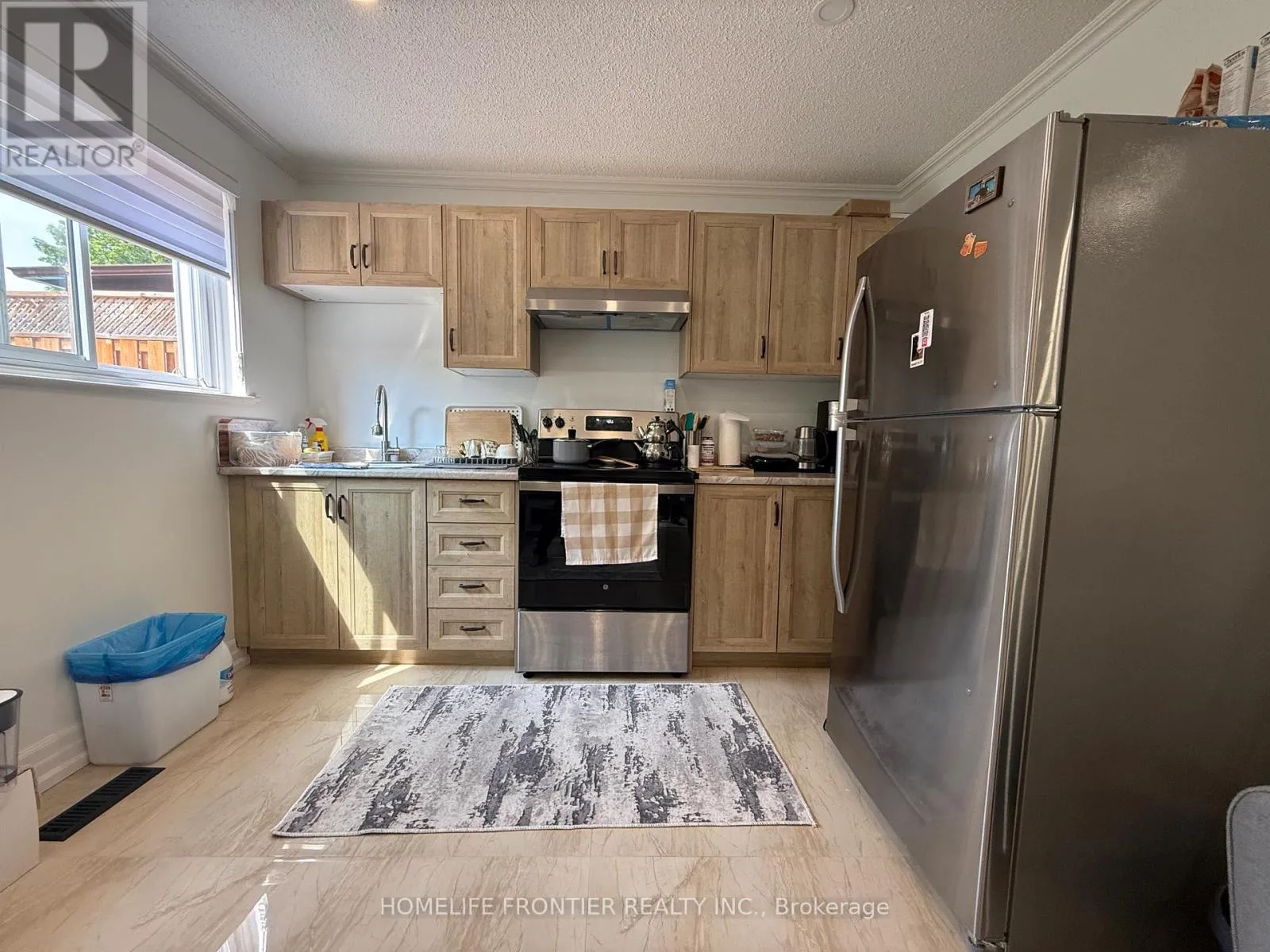 House for rent: Main + Basement - 759 Bloor Street, Mississauga, Ontario L4Y 2M7