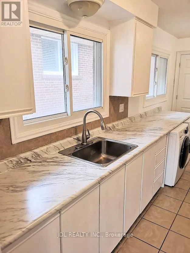 House for rent: Main Fl - 36 Mcnicoll Avenue, Toronto, Ontario M2H 2A8