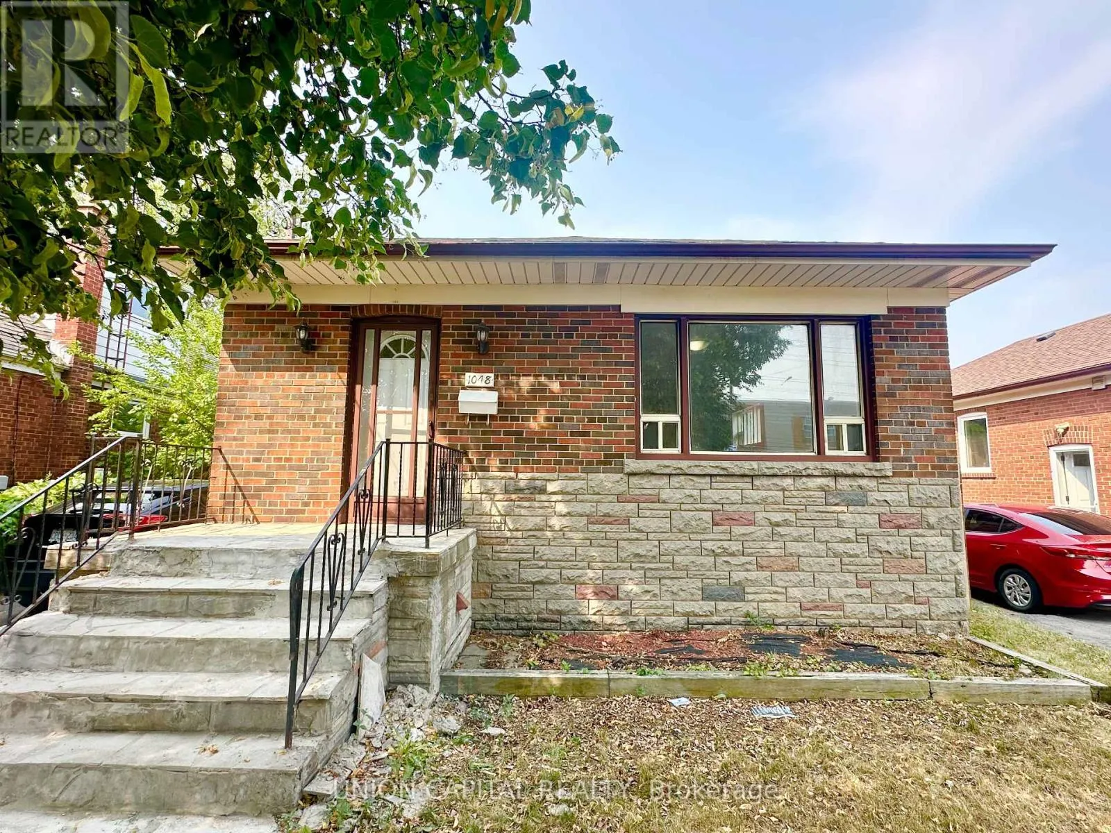 House for rent: Main Floor - 1048 Kennedy Road, Toronto, Ontario M1P 2K7