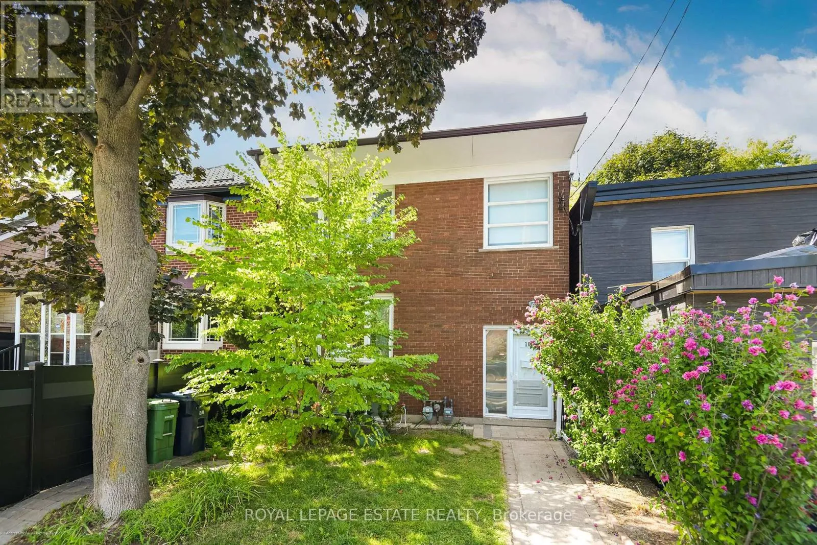 Duplex for rent: Main Floor - 106 Main Street, Toronto, Ontario M4E 2V8