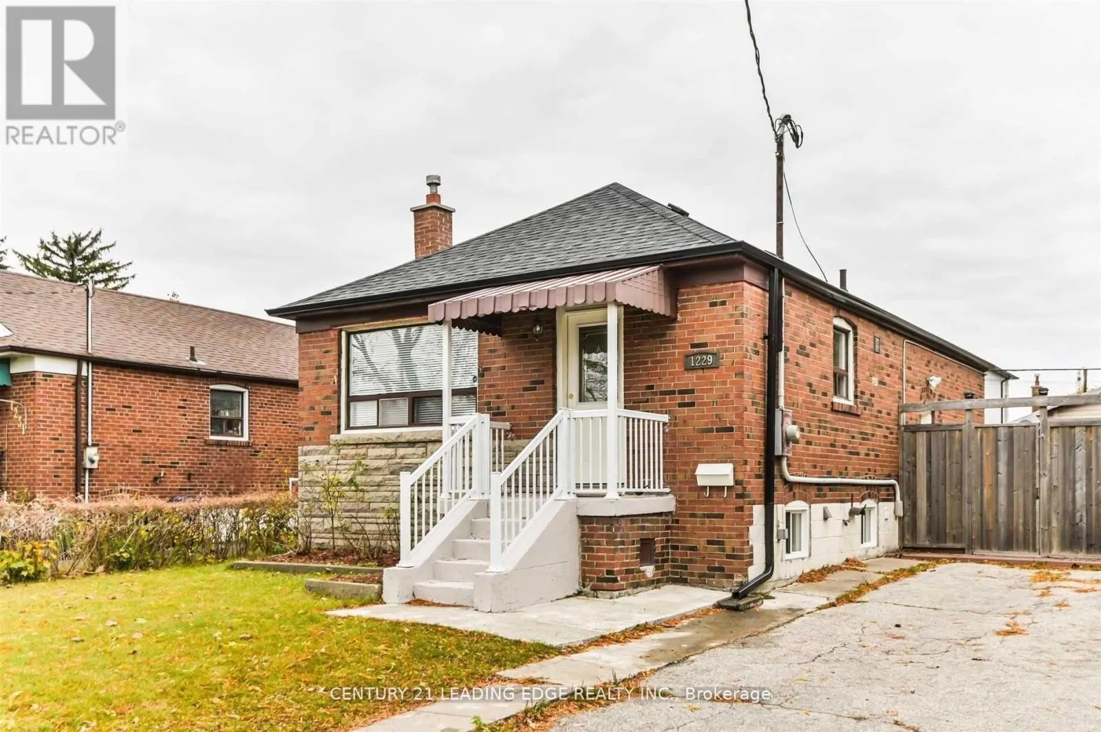 House for rent: Main Floor - 1229 Birchmount Road, Toronto, Ontario M1P 2C9