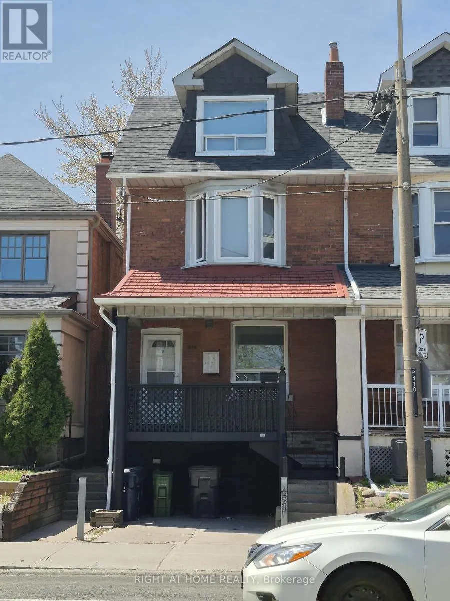 House for rent: Main Floor - 1644 Dufferin Street W, Toronto, Ontario M6H 3L8