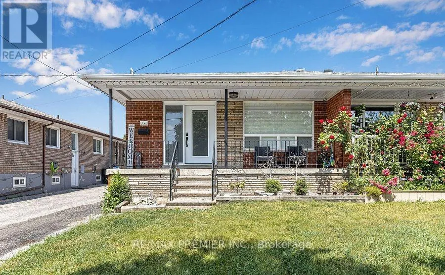House for rent: Main Floor - 24 Hucknall Road, Toronto, Ontario M3J 1V8