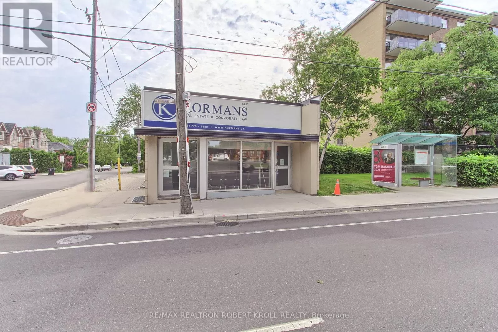 Offices for rent: Main Floor - 3173 Bathurst Street, Toronto, Ontario M6A 2B1