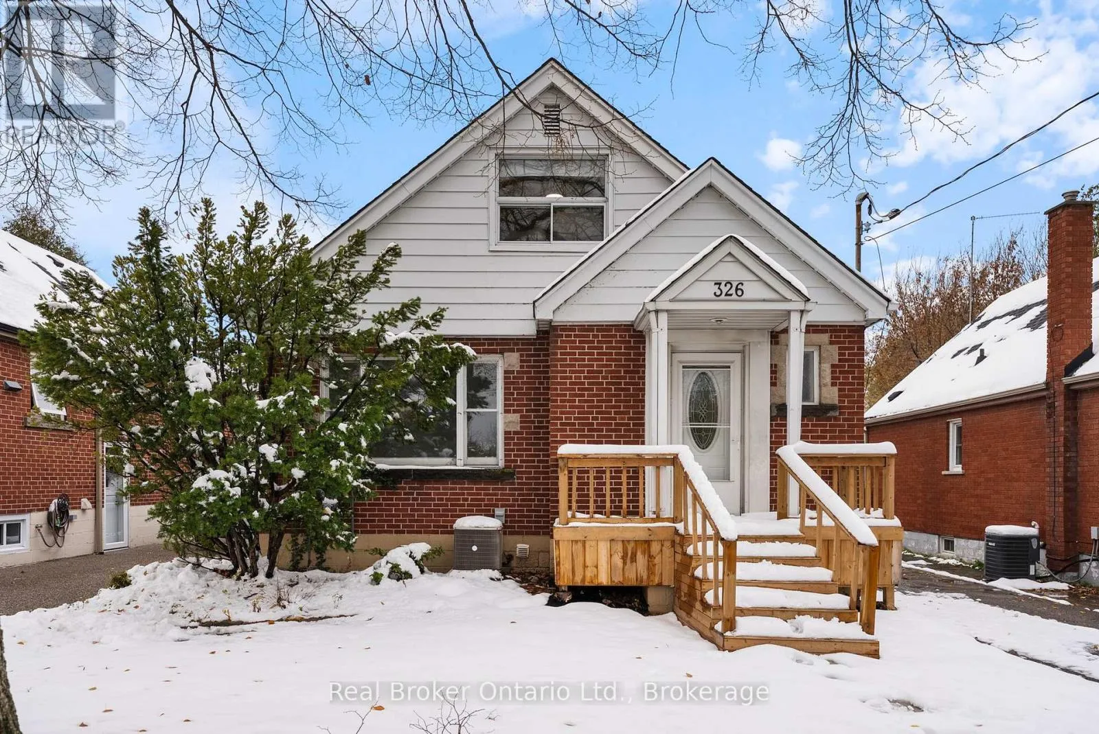 House for rent: Main Floor - 326 East 19th Street, Hamilton, Ontario L9A 4S8