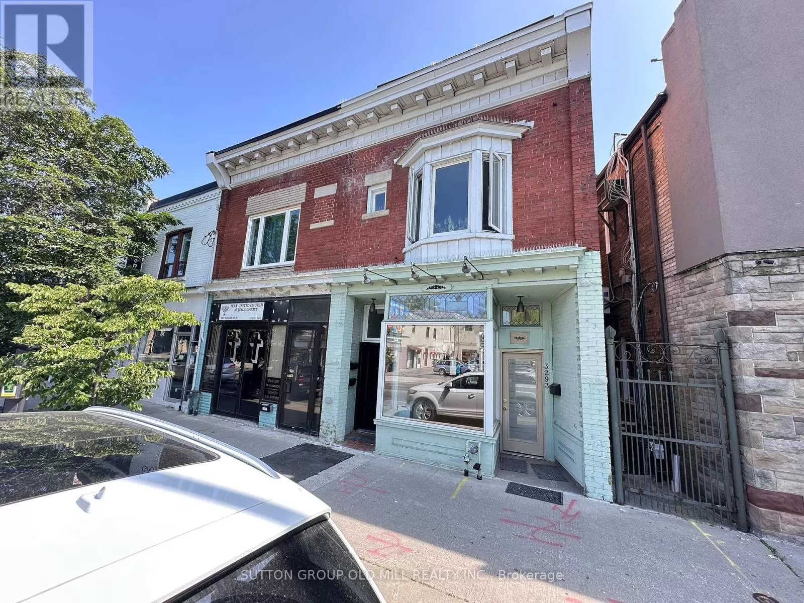 Main Floor - 3293 Dundas Street W, Toronto, Ontario M6P 2A5