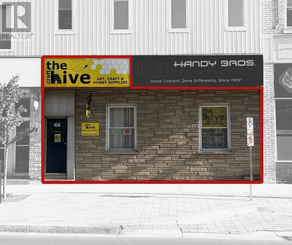 Main Floor - 656 Talbot Street, St. Thomas, Ontario N5P 1C8