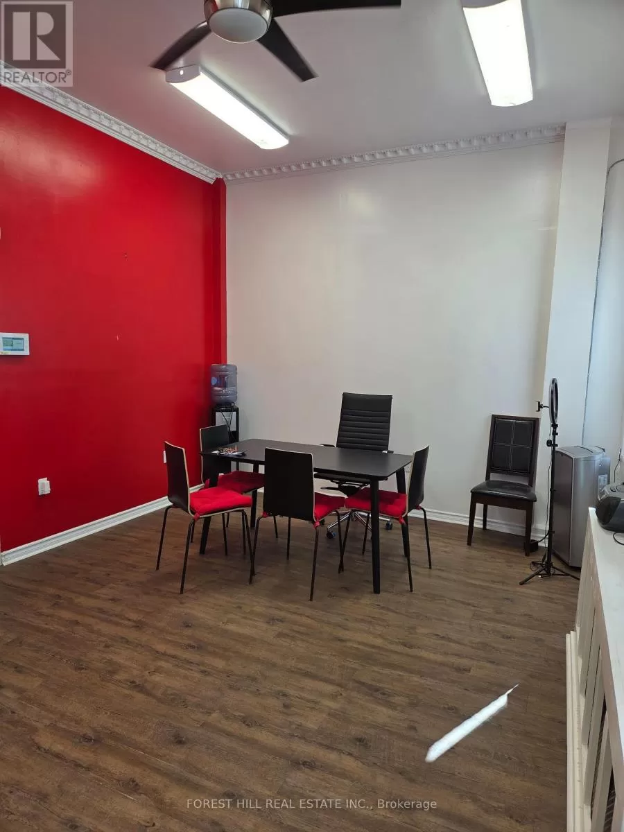 Main Flr - 1060 Old Derry Road, Mississauga, Ontario L5W 1A1