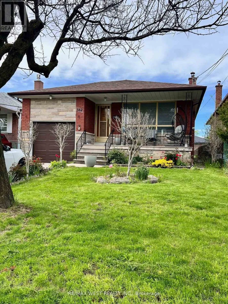 House for rent: Main Flr - 382 Maple Leaf Drive, Toronto, Ontario M6L 1P6