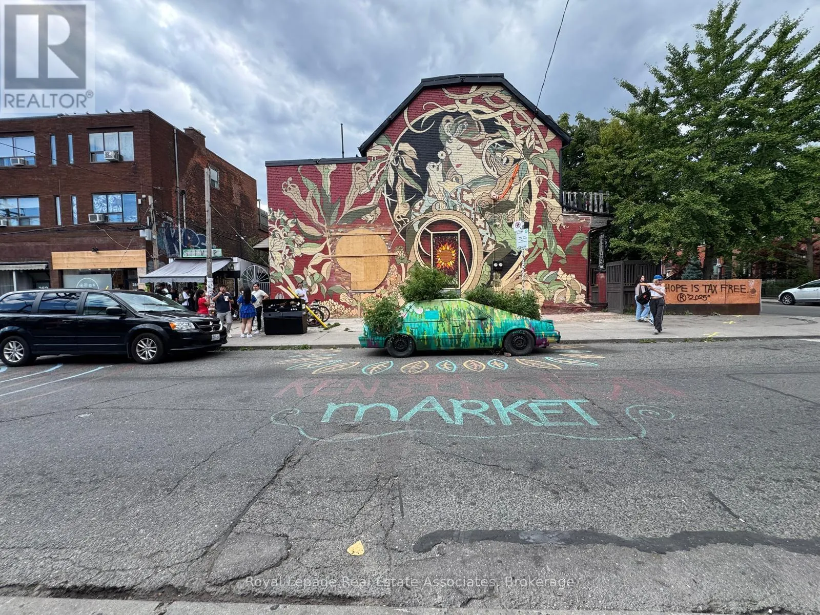 Main Level - 283 Augusta Avenue, Toronto, Ontario M5T 2M1