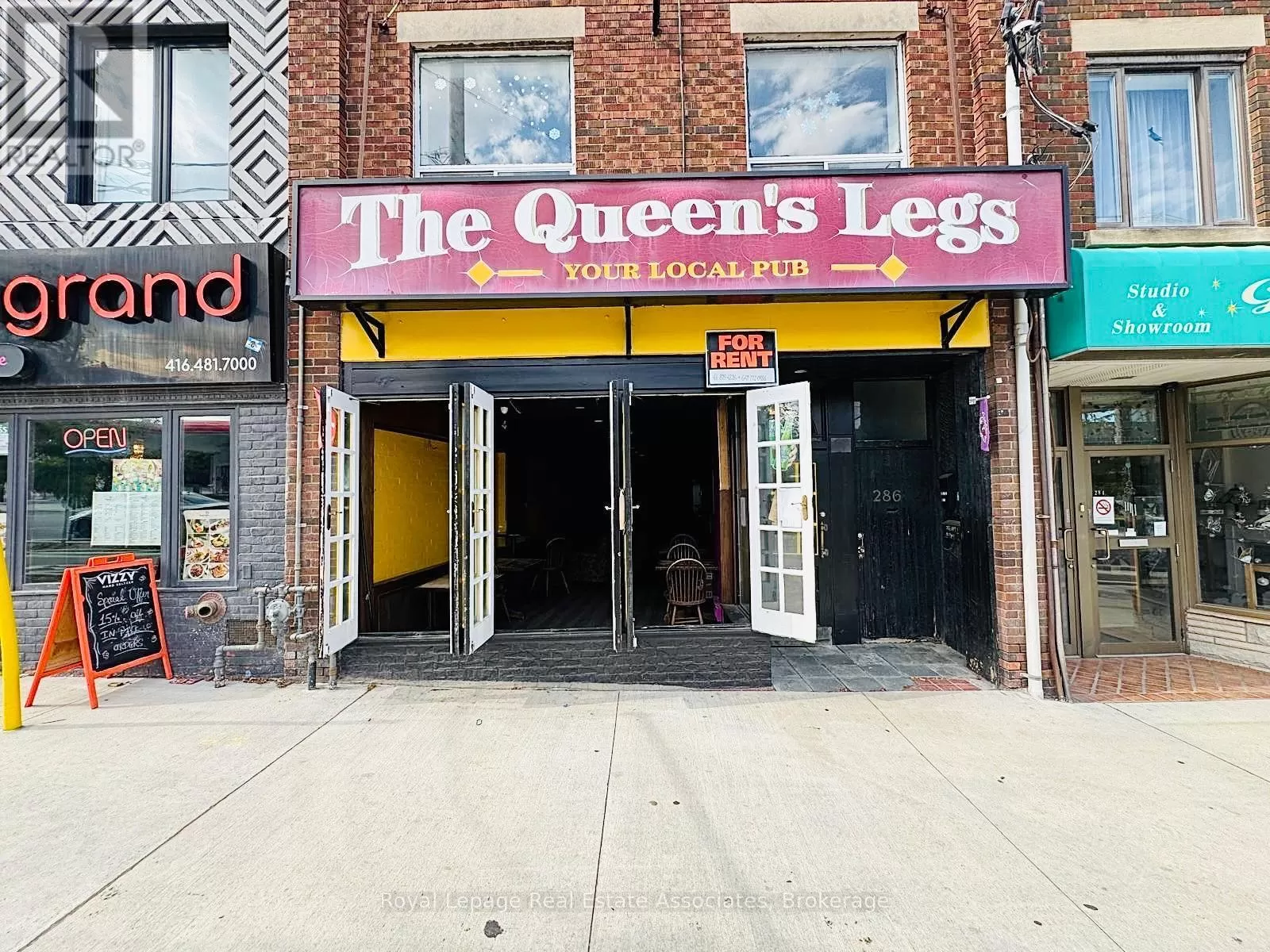 Main Level - 286 Eglinton Avenue W, Toronto, Ontario M4R 1B2