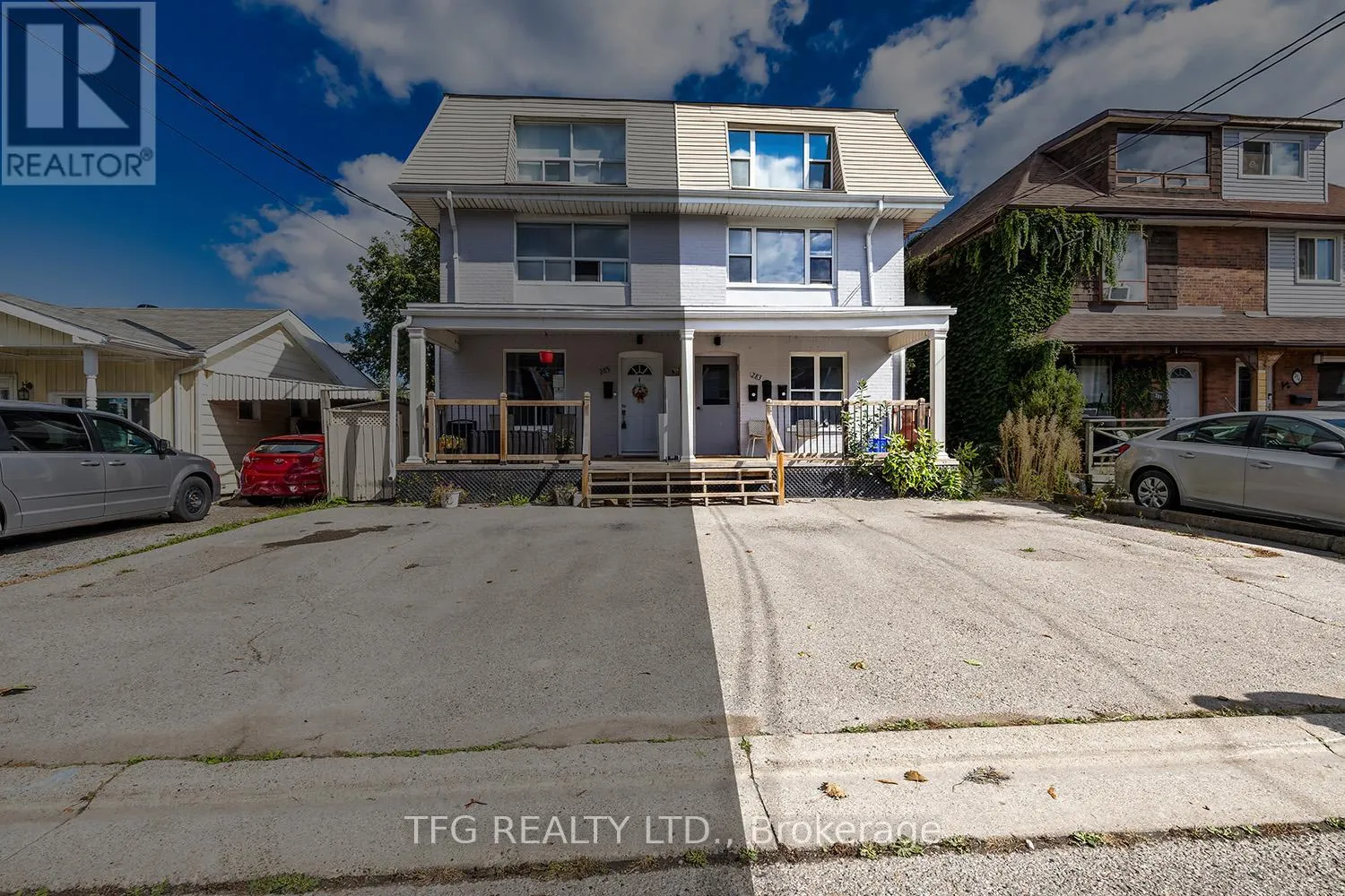 Triplex for rent: Mainfloor - 283 Jarvis Street, Oshawa, Ontario L1G 5K8