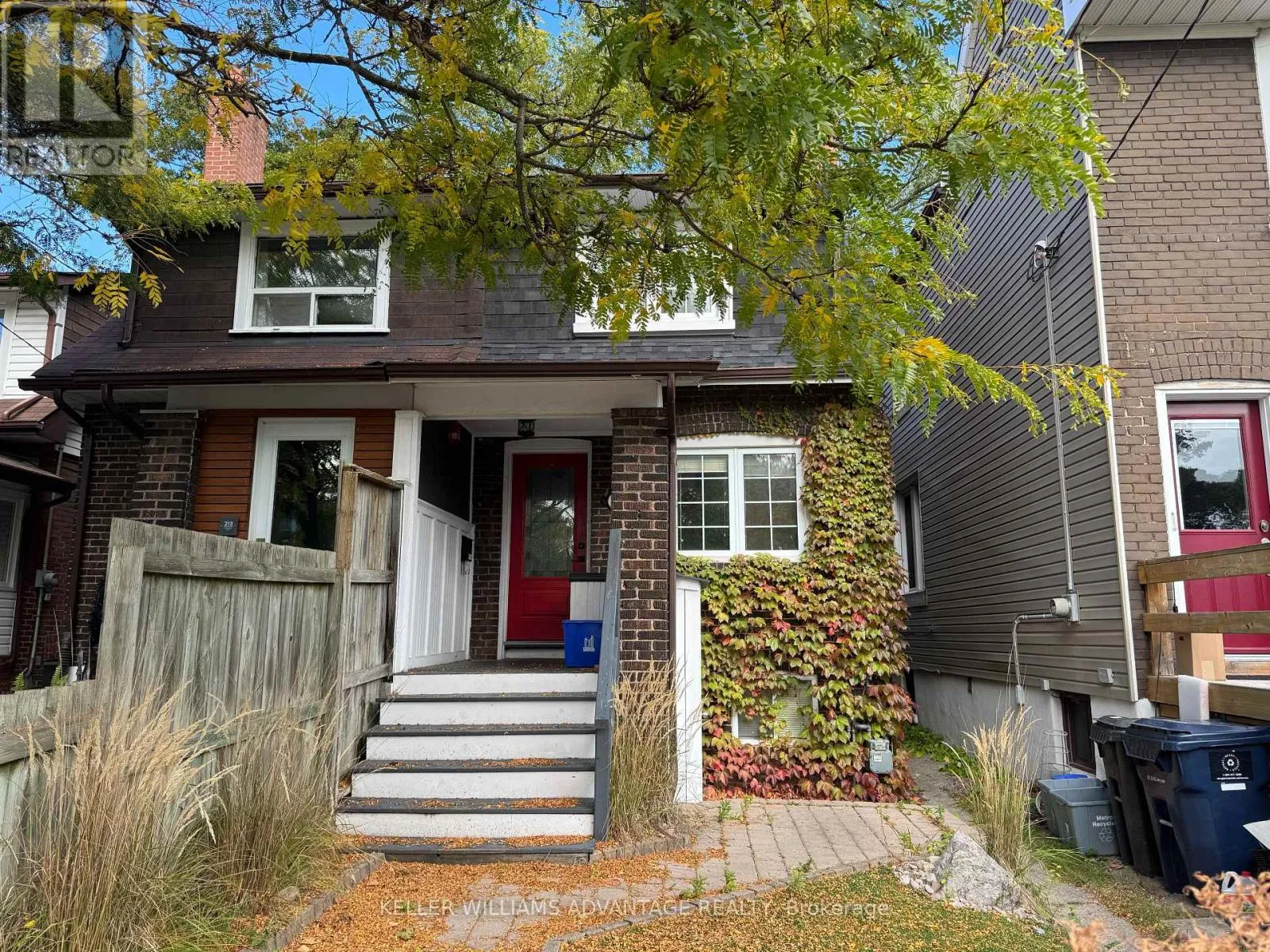 House for rent: Main&up - 211 Golfview Avenue, Toronto, Ontario M4E 2K8