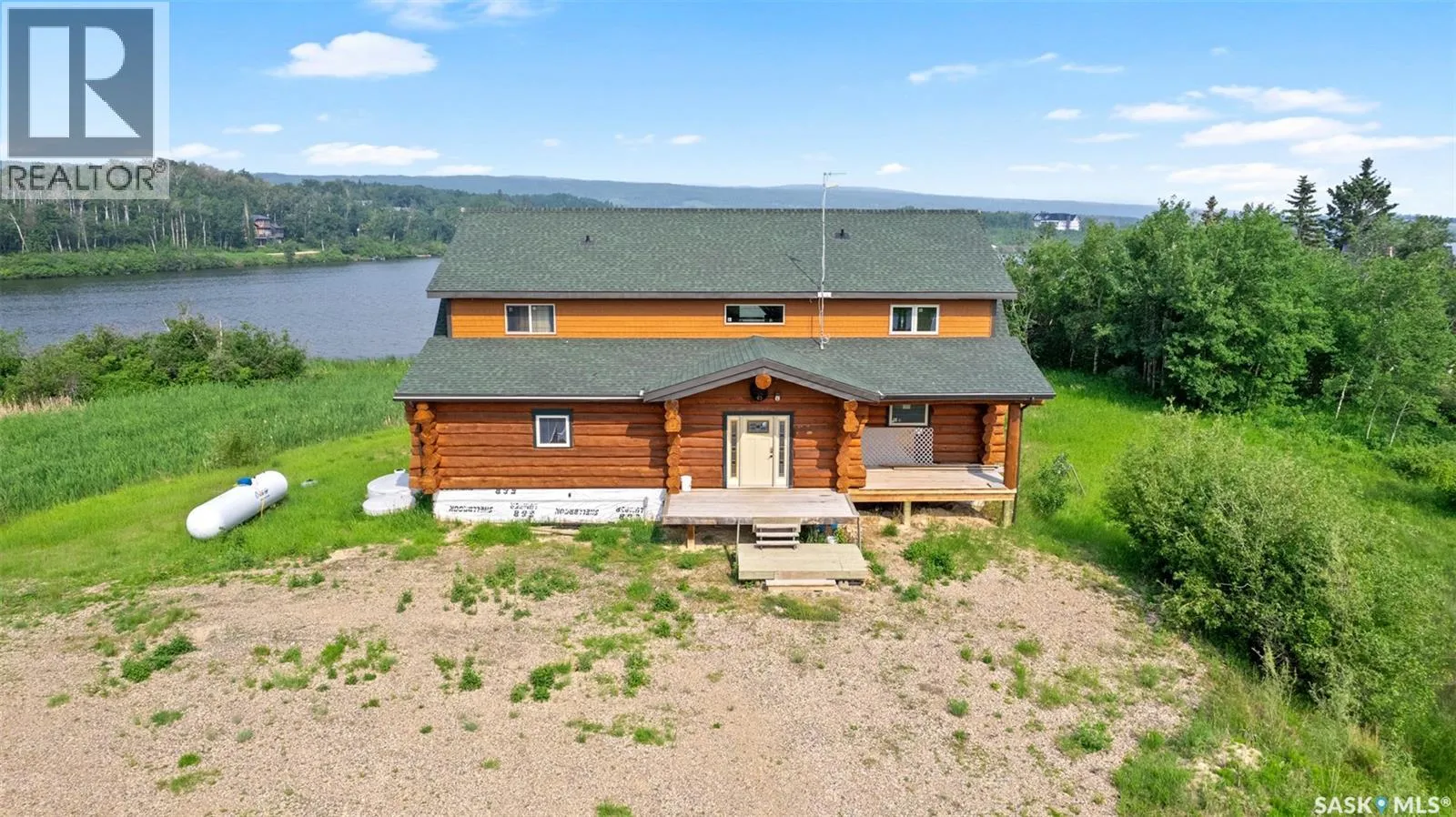 House for rent: Martin's Lake Scenic Waterfront Log Home, Leask Rm No. 464, Saskatchewan S0J 1M0