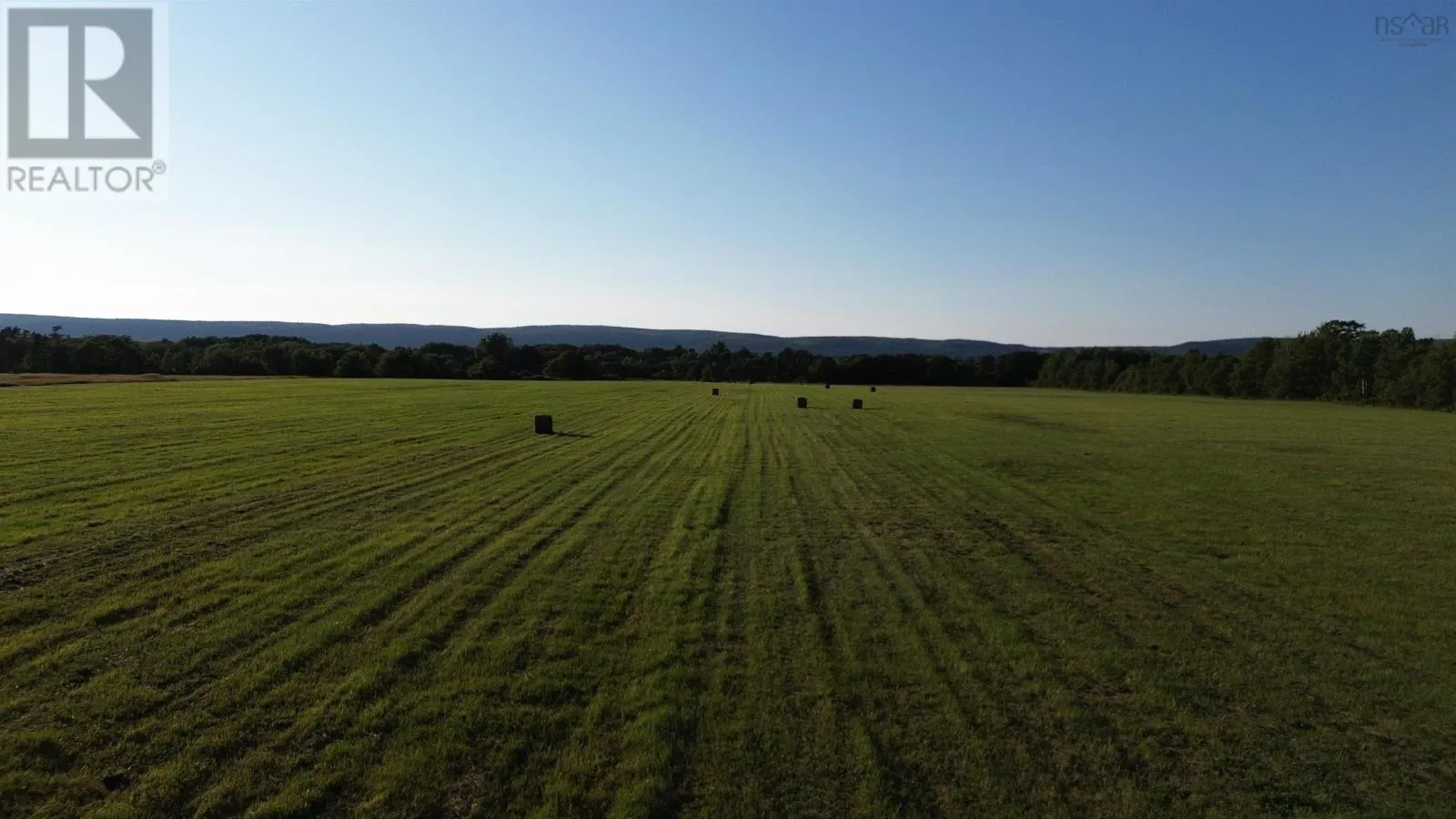 Middle Rd, Lawrencetown, Nova Scotia B2V 2N5