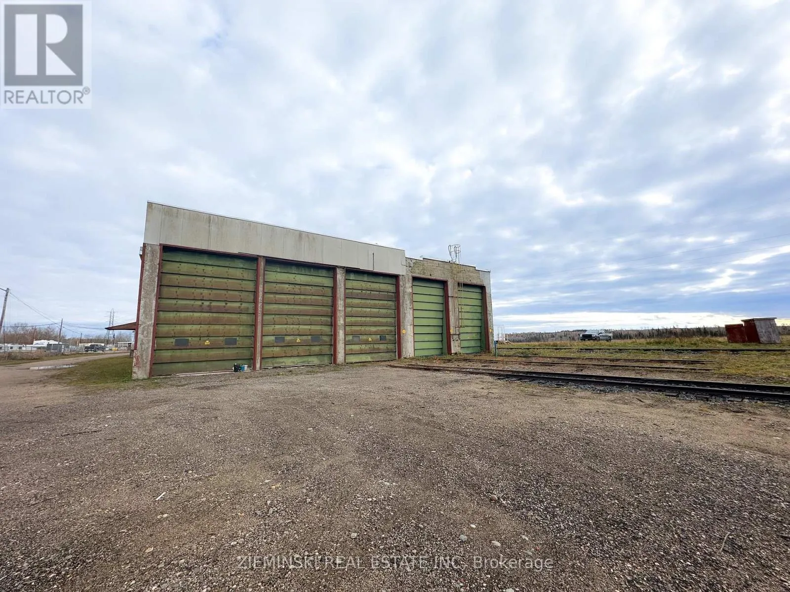 Multi-Tenant Industrial for rent: Ms - 1 Park Street, Iroquois Falls, Ontario P0K 1E0
