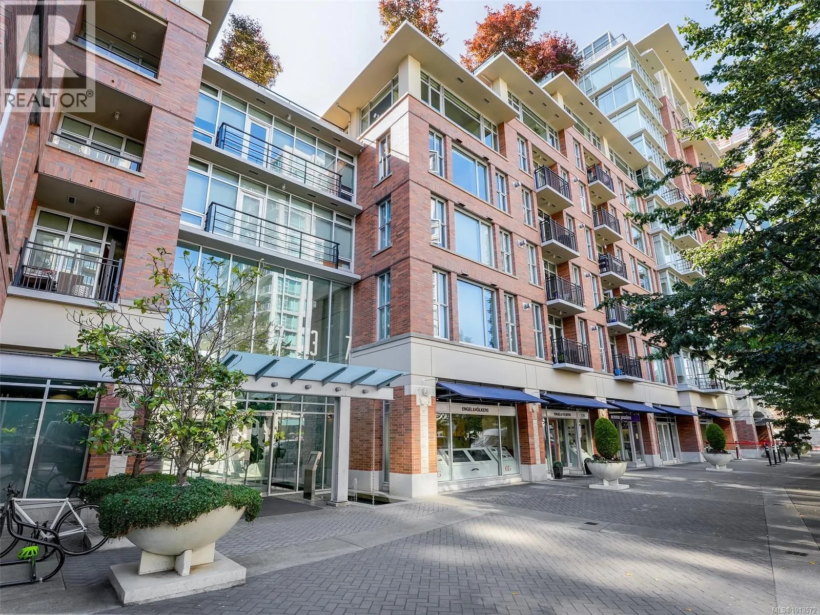 Apartment for rent: N608 737 Humboldt St, Victoria, British Columbia V8W 1B1