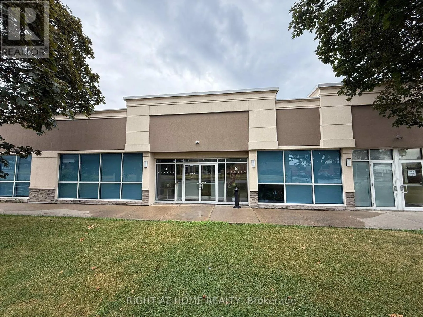 Offices for rent: Office D - 300 Supertest Road, Toronto, Ontario M3J 2M2