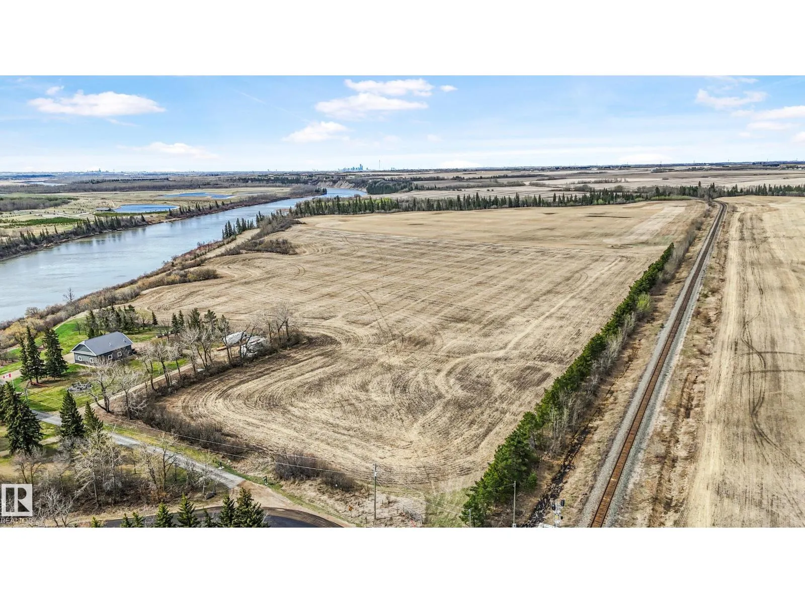 No Building for rent: Old Fort Trail Lamoureux Dr, Rural Sturgeon County, Alberta T8L 5C8