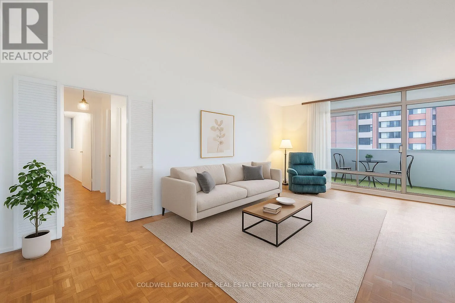 Apartment for rent: Ph 15 - 1 Massey Square, Toronto, Ontario M4C 5L4