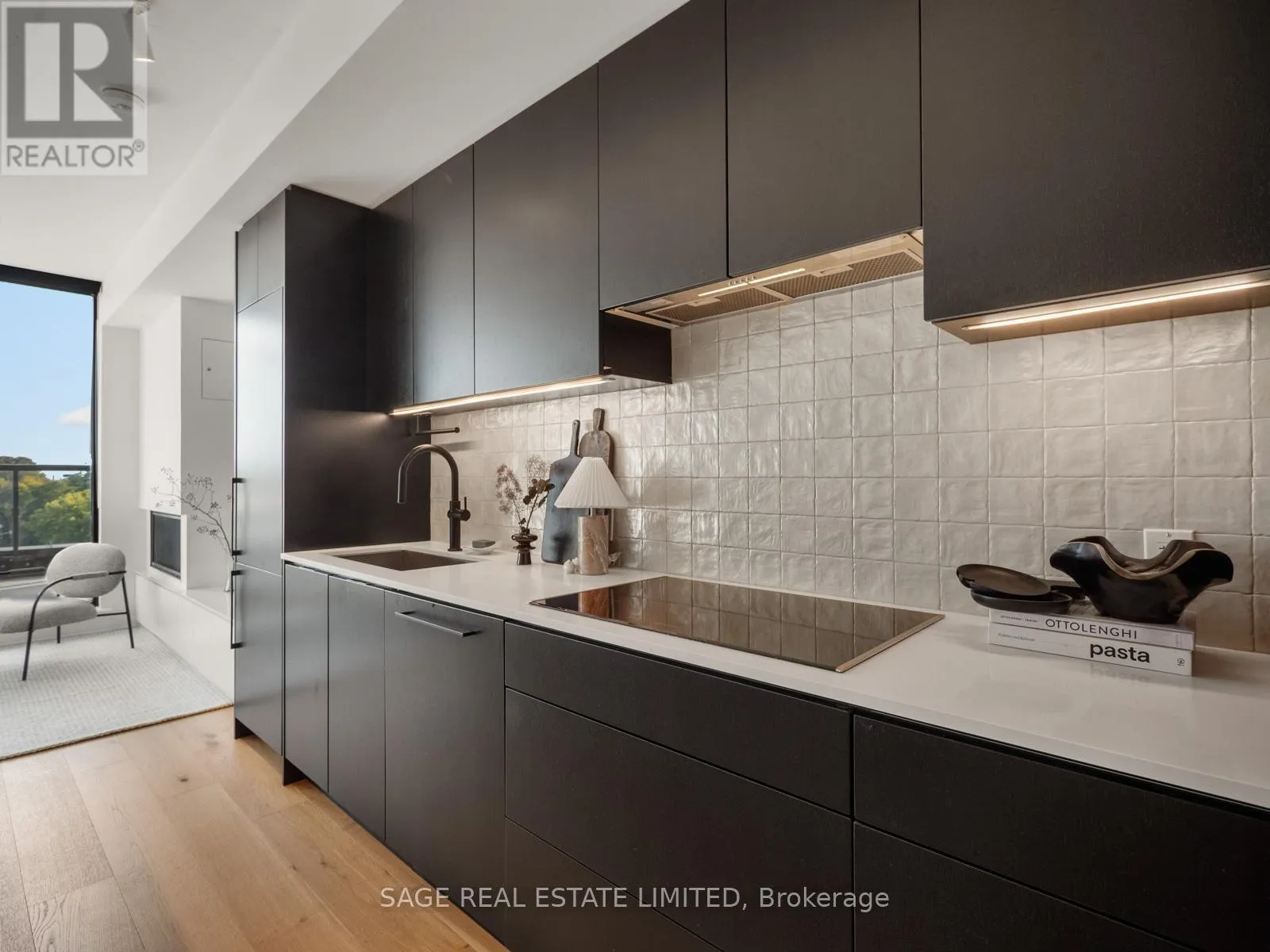 Apartment for rent: Ph 621 - 899 College Street W, Toronto, Ontario M6H 3P7