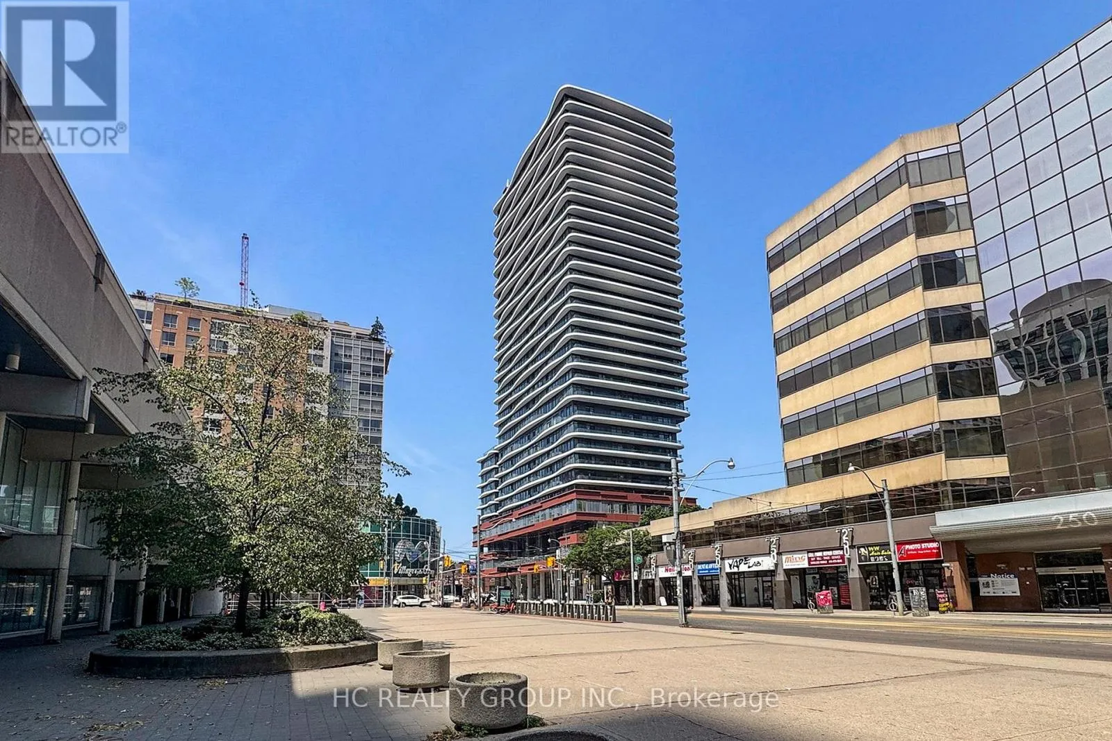 Apartment for rent: Ph03 - 280 Dundas Street W, Toronto, Ontario M5T 0E3