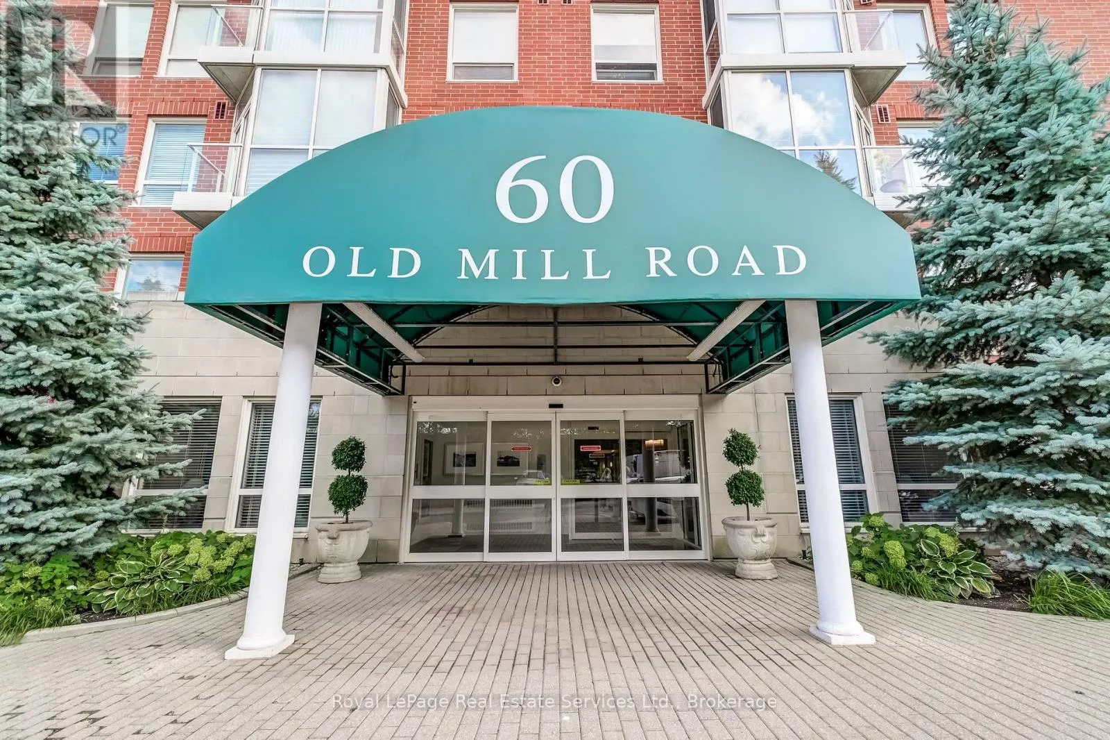 Apartment for rent: Ph1 - 60 Old Mill Road, Oakville, Ontario L6J 7V9