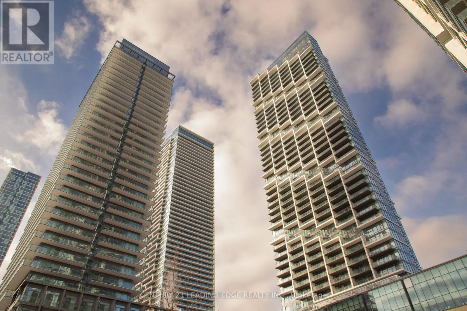 Apartment for rent: Ph10 - 7890 Jane Street, Vaughan, Ontario L4K 0K9