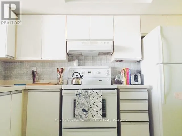 Apartment for rent: Ph13 - 701 King Street W, Toronto, Ontario M5V 2W7