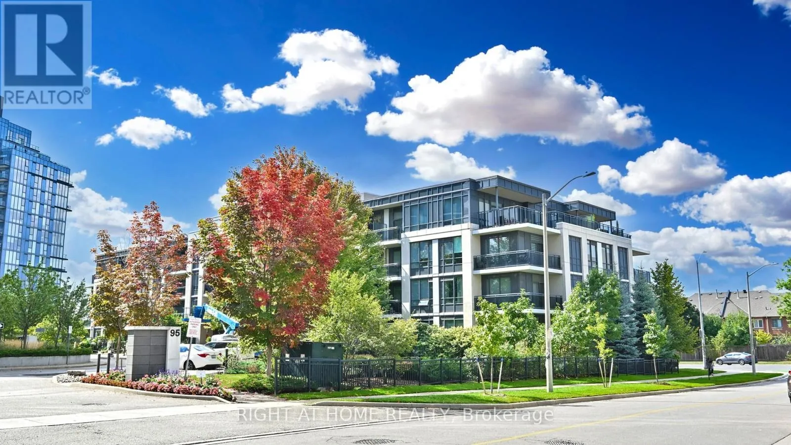 Apartment for rent: Ph16 - 95 North Park Road, Vaughan, Ontario L4J 0J1