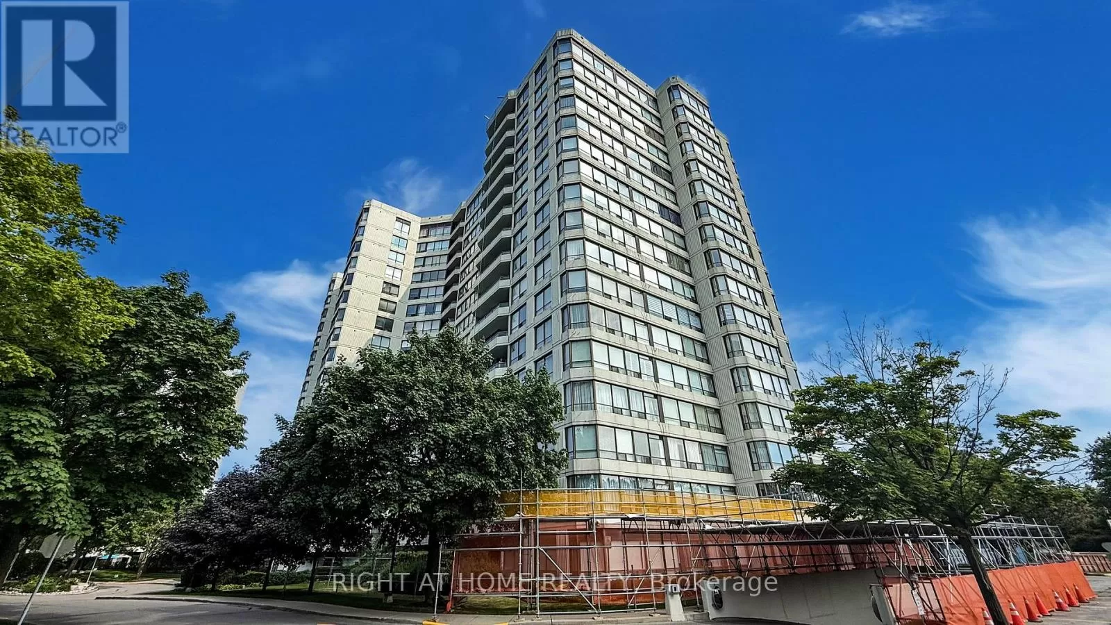 Apartment for rent: Ph202 - 1121 Steeles Avenue W, Toronto, Ontario M2R 3W7