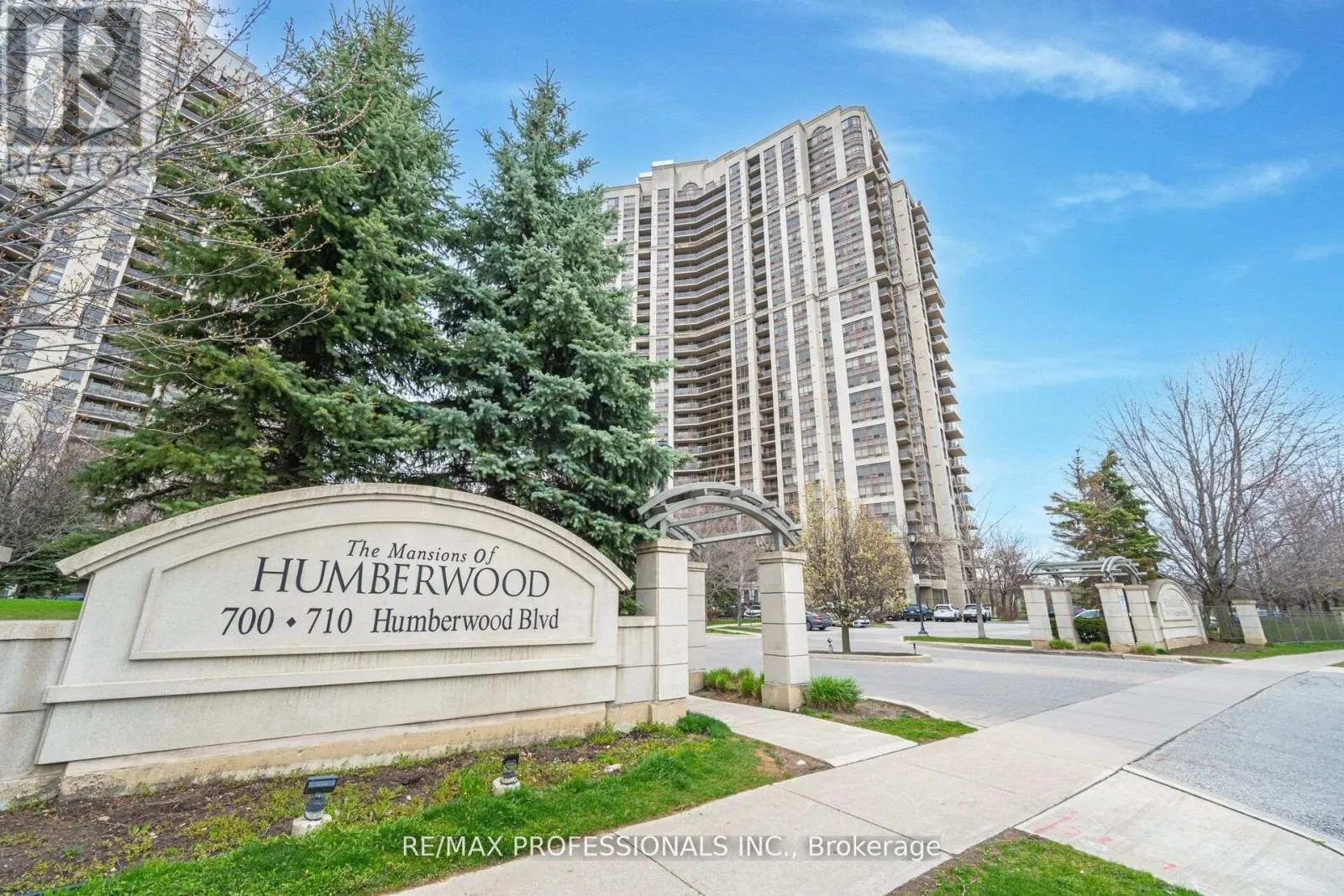 Apartment for rent: Ph21 - 700 Humberwood Boulevard, Toronto, Ontario M9W 7J4