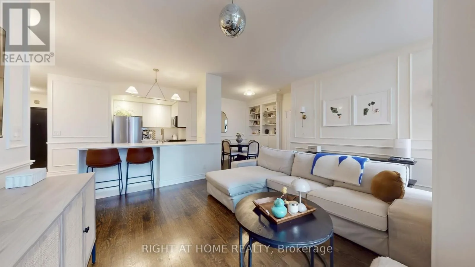 Apartment for rent: Ph26 - 250 Wellington Street W, Toronto, Ontario M5V 3P6