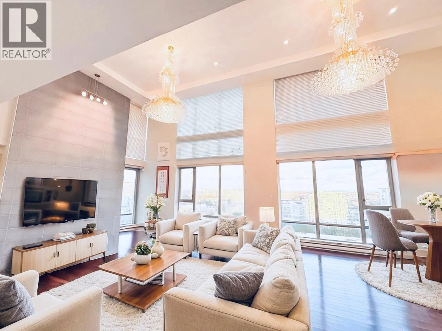 Apartment for rent: Ph3 6733 Buswell Street, Richmond, British Columbia V6Y 0E3