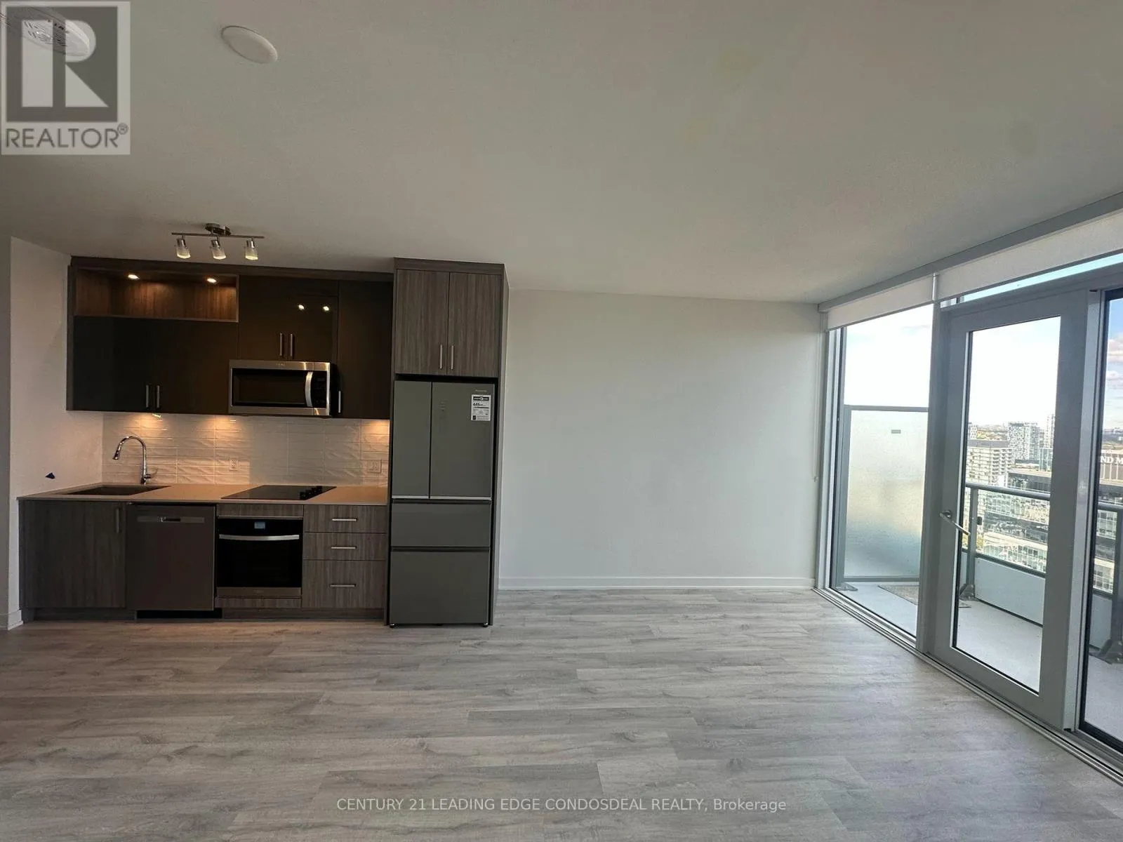 Apartment for rent: Ph3007 - 70 Princess Street, Toronto, Ontario M5A 0X6