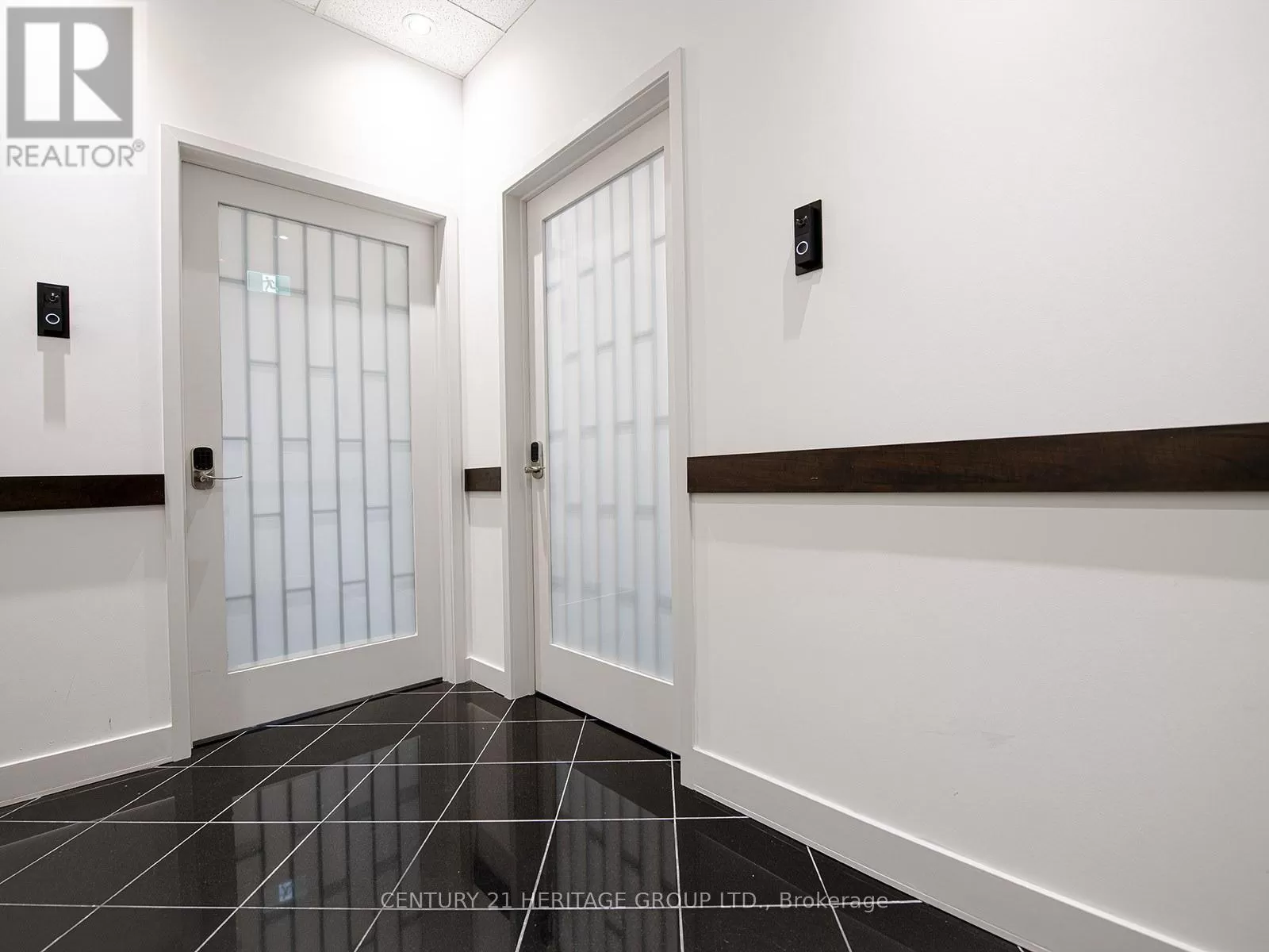 Offices for rent: Ph5b - 330 Highway 7 E, Richmond Hill, Ontario L4B 3P8